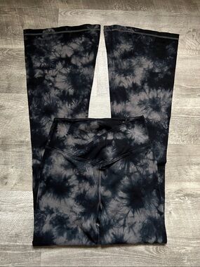 Victoria’s Secret Pink Black/Gray Tie Dye Flares
